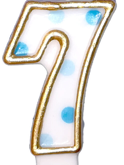 Cijferkaarsje Wit met Blauwe Stippen en Goud Randje - cijfer 7