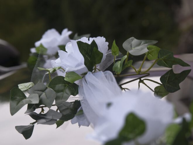bruiloft slinger tule met rozen