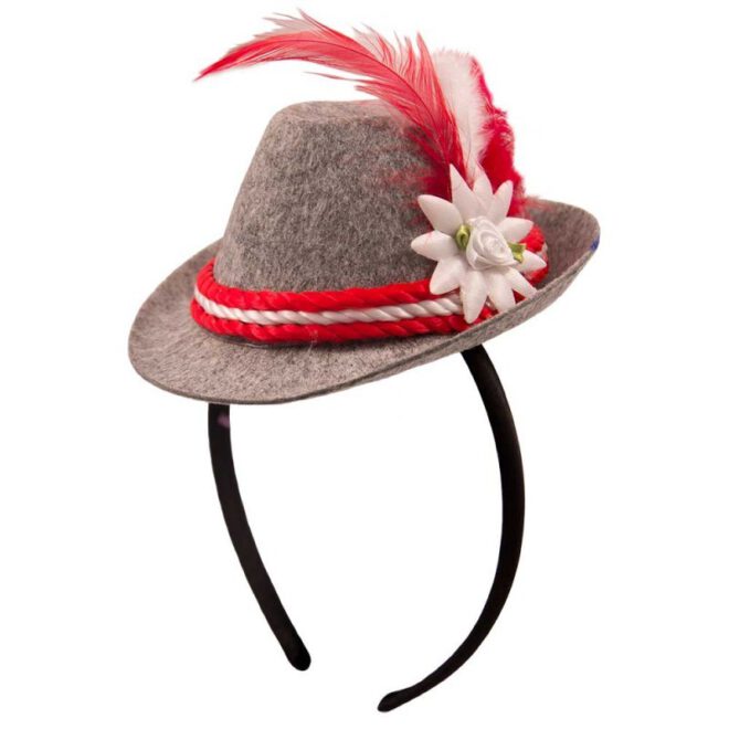 Diadeem met mini Tiroler-hoedje. Op het hoedje zitten rode en witte koorden, veren en een witte bloem. Leuk voor Oktoberfest!