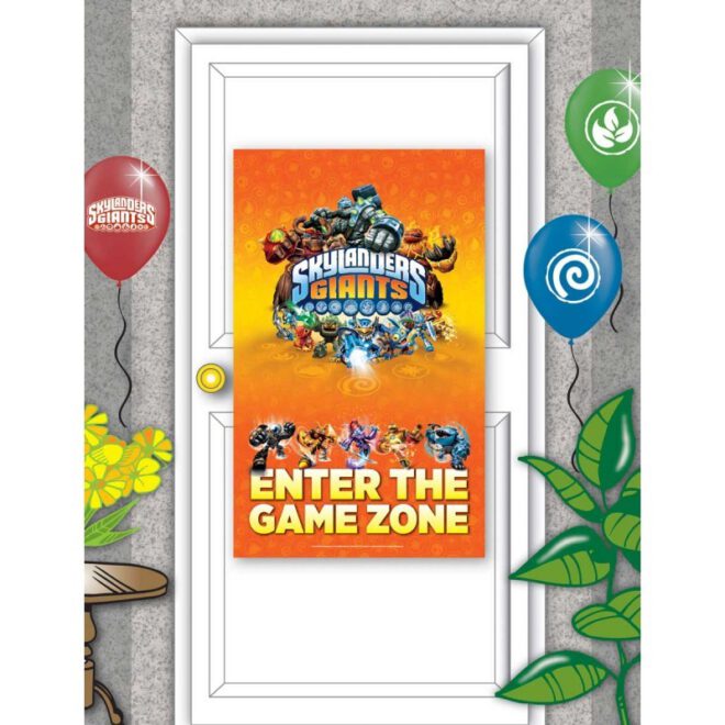 Plastic Skylander Giants deurposter van 71 centimeter breed en 121 centimeter hoog en daarop de tekst 'Enter the game zone'.