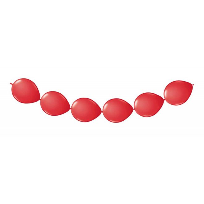 Rode latex knoopballonnen waarmee je een slinger van ballonnen kunt maken.